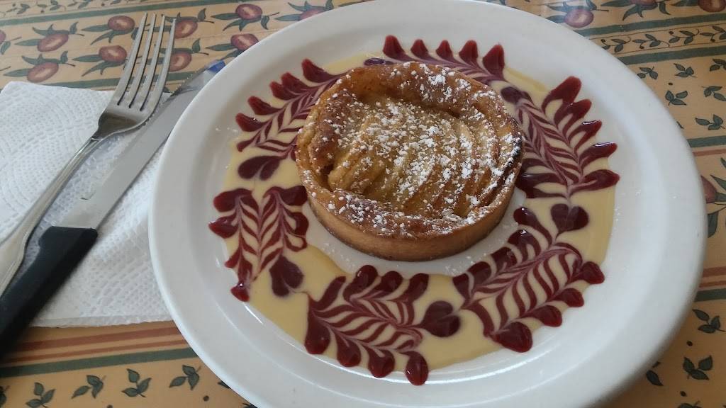 Le Petit Cafe | restaurant | 2842 Colorado Ave, Santa Monica, CA 90404, USA | 3108296792 OR +1 310-829-6792