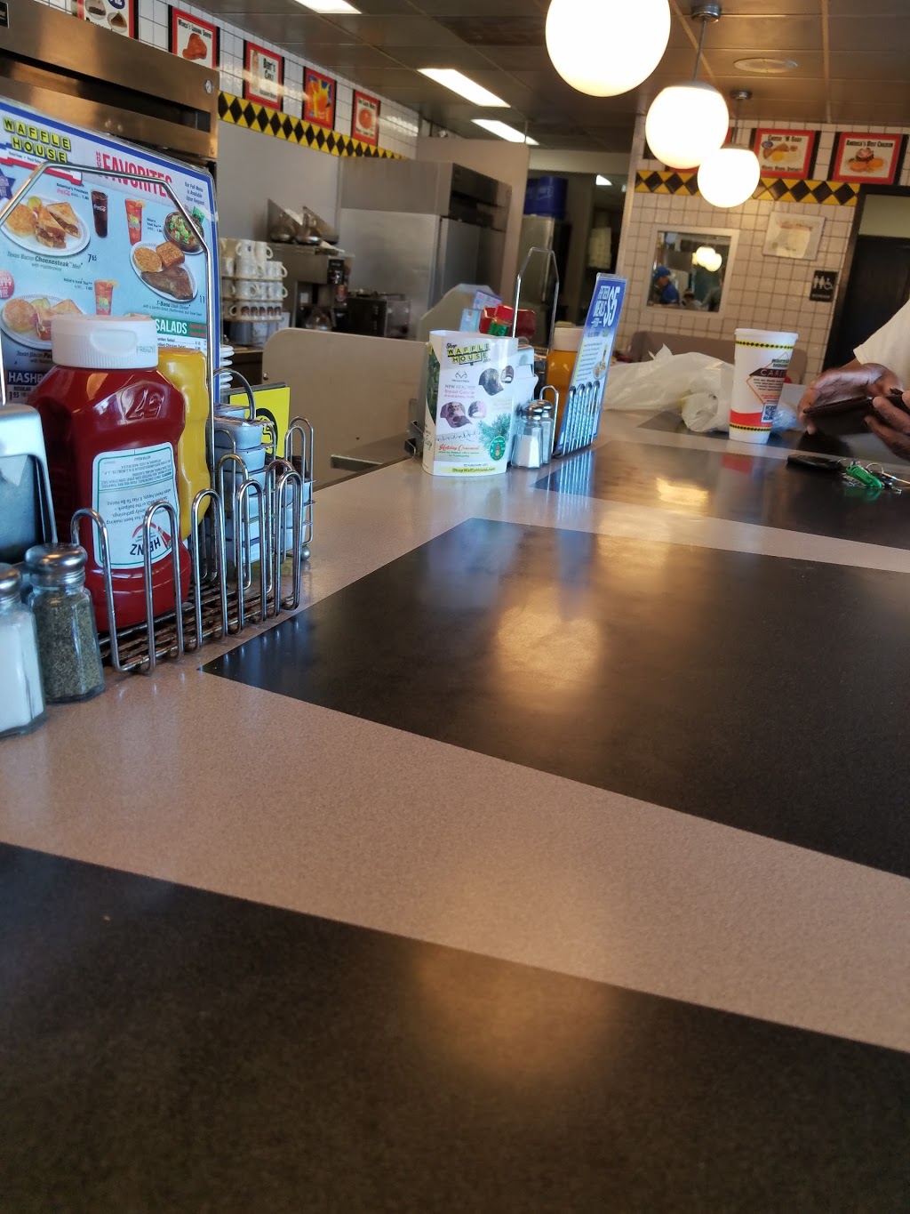 Waffle House | meal takeaway | 1754 Dauphin Island Pkwy, Mobile, AL 36605, USA | 2514765349 OR +1 251-476-5349