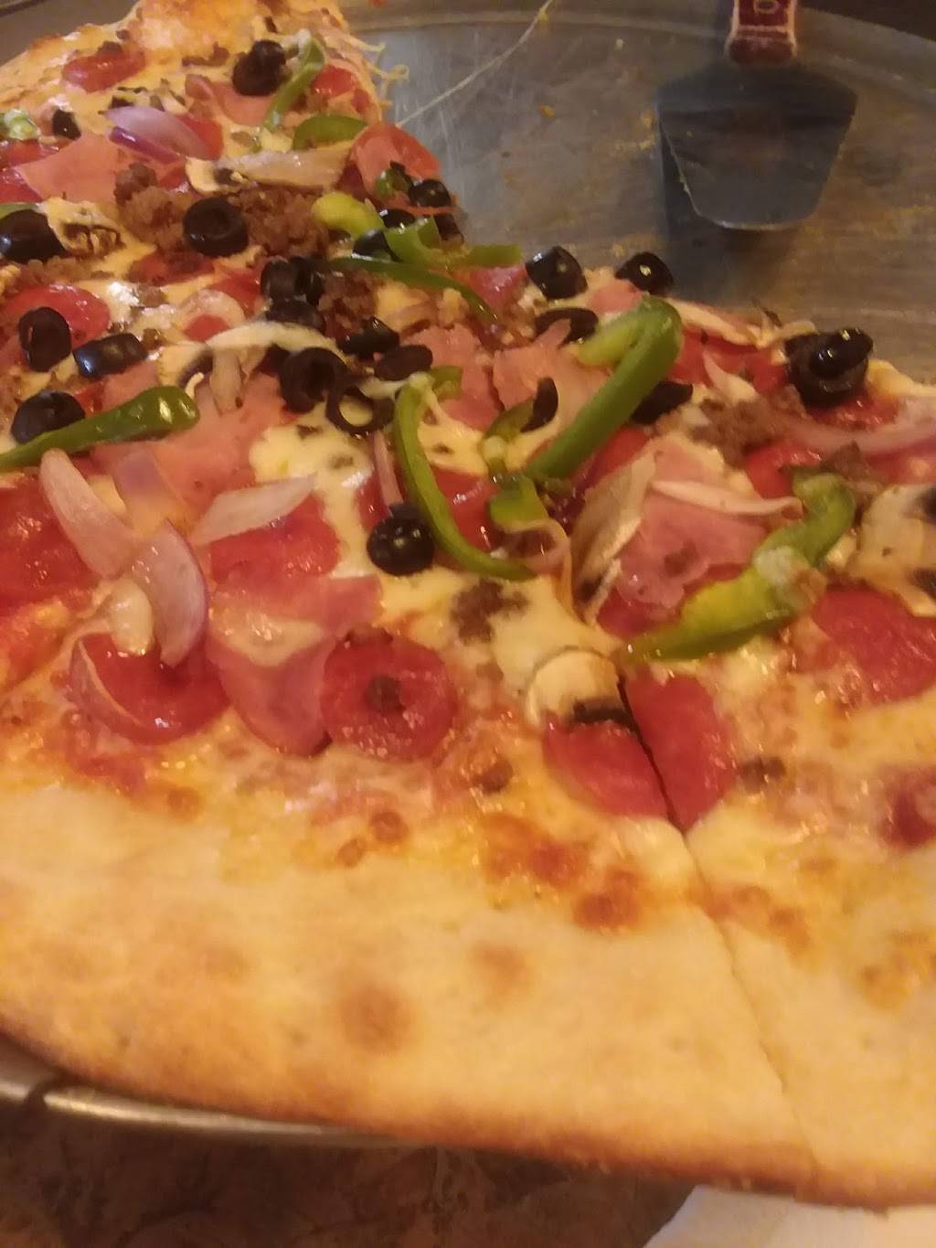 Blanco River Pizza Company | restaurant | 306 Pecan St, Blanco, TX 78606, USA | 8308333221 OR +1 830-833-3221