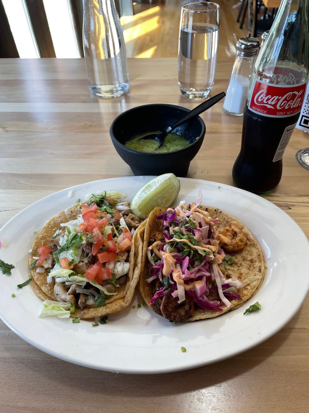 Guac, Tacos & Tequila | restaurant | 1321 W Taylor St, Chicago, IL 60607, USA | 3123744198 OR +1 312-374-4198