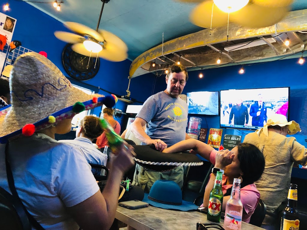 Paddlers Porch Patio Restaurant , and River Outfitter | restaurant | 126 Flatrock Ln, Junction, TX 76849, USA | 3254462829 OR +1 325-446-2829