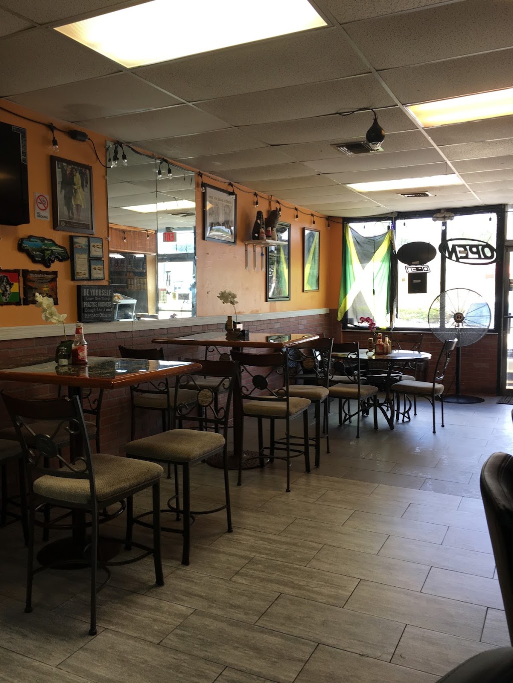 Taste Of Portland, Jamaican Restaurants | restaurant | 2469 W Pembroke Rd, Hollywood, FL 33020, USA | 7547777955 OR +1 754-777-7955