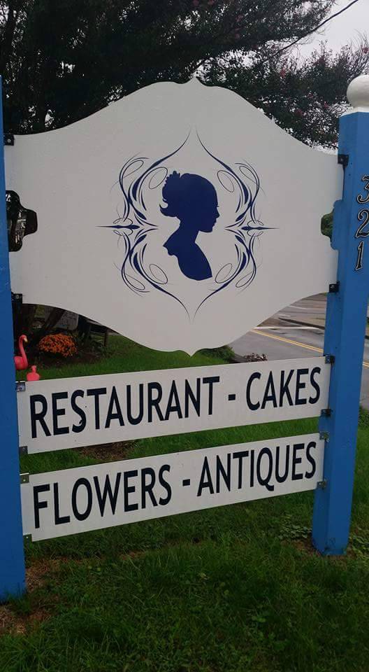 The Blue Lady | restaurant | 107A E Main St, Bedford, VA 24523, USA | 5405864622 OR +1 540-586-4622