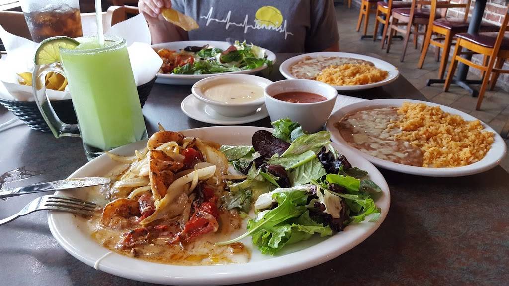 2 Pesos Cantina | restaurant | 101 Southgate Dr, Pelham, AL 35124, USA | 2059873800 OR +1 205-987-3800