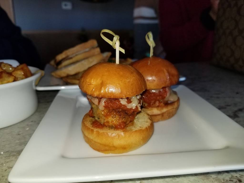 Green Roof Lounge | restaurant | 305 Jackson Ave E, Oxford, MS 38655, USA | 6626386017 OR +1 662-638-6017