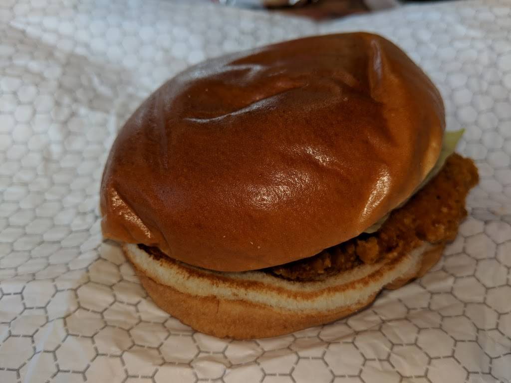 Wendys | restaurant | 7605 Tecumseh Rd E, Windsor, ON N8T 3H1, Canada | 5192511125 OR +1 519-251-1125