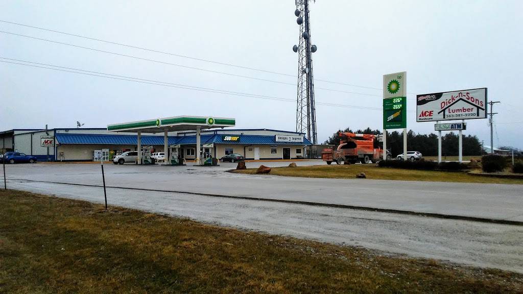 Subway | restaurant | 235 N Oak Ln, Blue Grass, IA 52726, USA | 5633812299 OR +1 563-381-2299