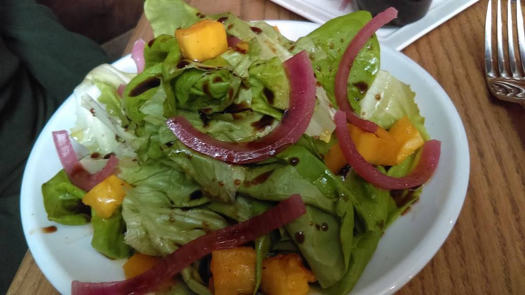 Friar Tucks Tavern | restaurant | 12 Water St, Mystic, CT 06355, USA | 8605726069 OR +1 860-572-6069