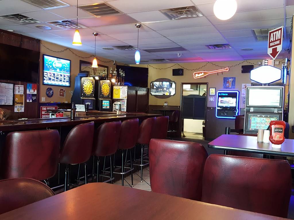 The Pour House | restaurant | 3410 W Willow Knolls Dr, Peoria, IL 61614, USA | 3096913885 OR +1 309-691-3885