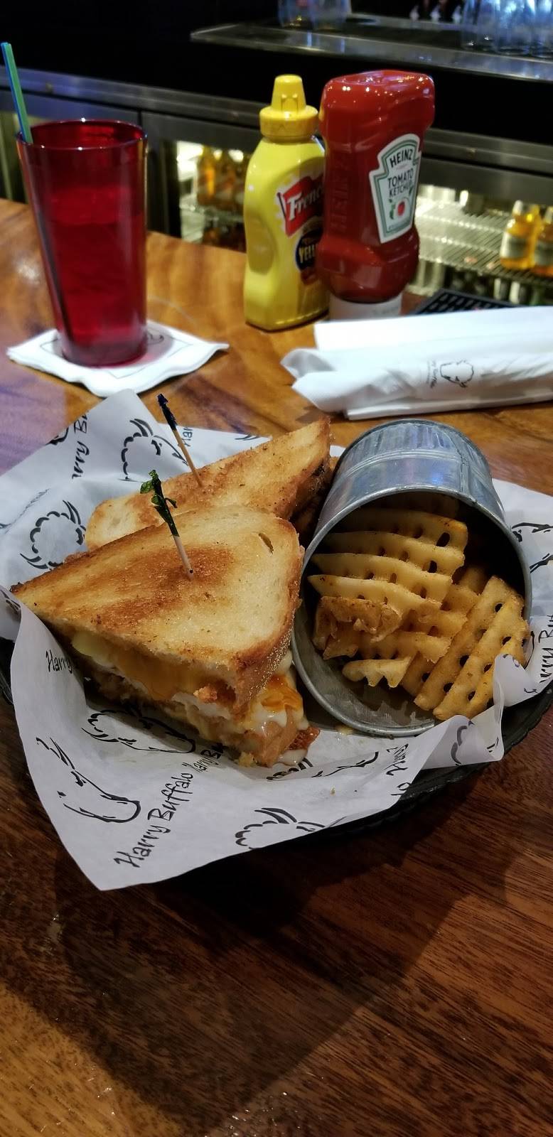 Harry Buffalo Parma | restaurant | 6425 Pearl Rd, Parma Heights, OH 44130, USA | 4408852833 OR +1 440-885-2833