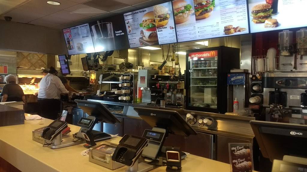 McDonalds | cafe | 10411 Dixie Hwy, Louisville, KY 40272, USA | 5029357889 OR +1 502-935-7889