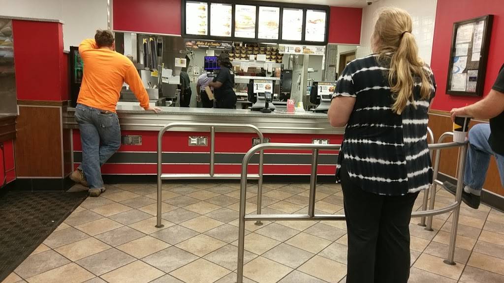 Hardees | restaurant | 242 GA-49, Byron, GA 31008, USA | 4789561262 OR +1 478-956-1262