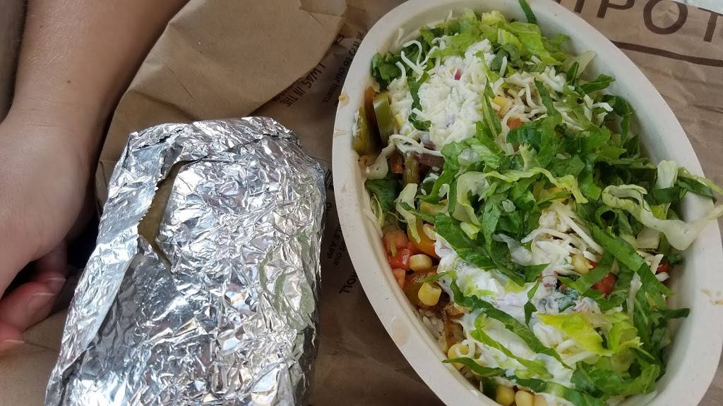 Chipotle Mexican Grill | restaurant | 3292 Elida Rd Ste 100, Lima, OH 45805, USA | 4192213825 OR +1 419-221-3825