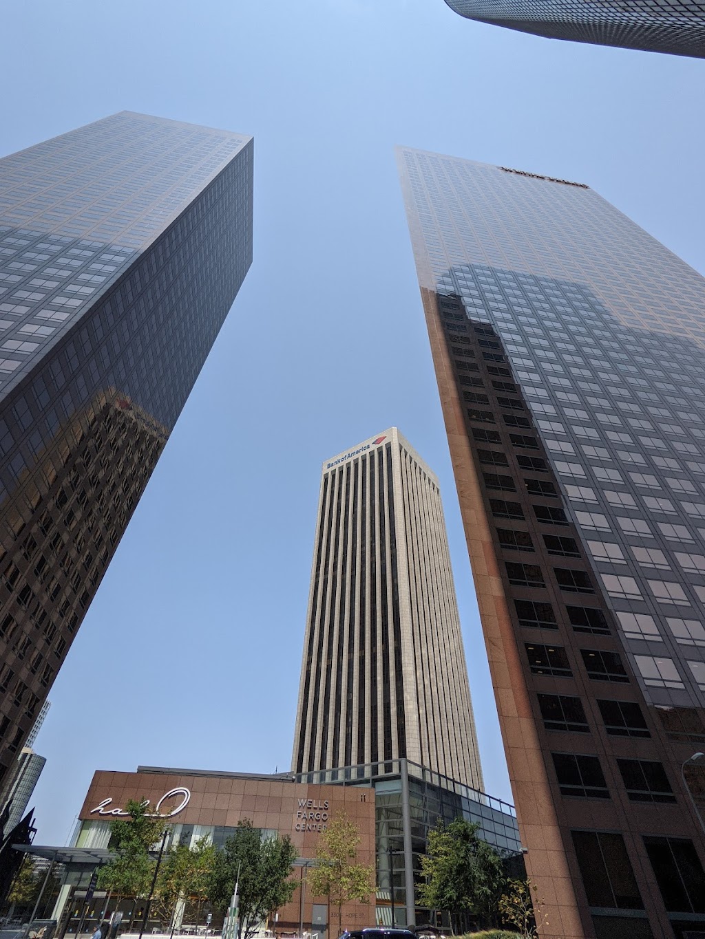 Halo | shopping mall | 330 S Hope St, Los Angeles, CA 90071, USA | 2132534200 OR +1 213-253-4200