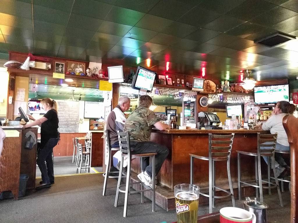 Locker Room Sports Bar | meal takeaway | 232 Main St, Lee, MA 01238, USA | 4132432662 OR +1 413-243-2662