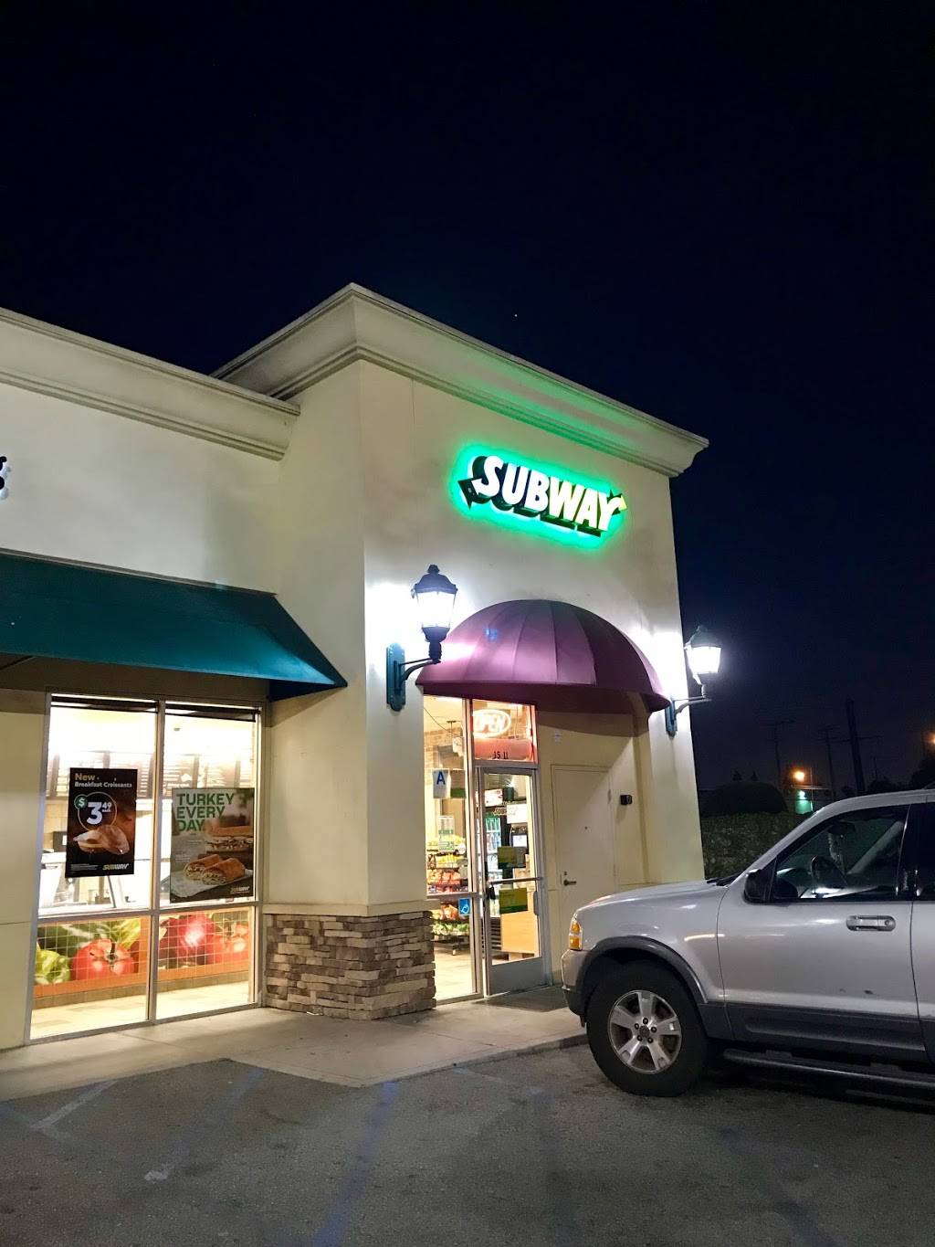 Subway Restaurants | restaurant | 15905 Valley View Ave, Santa Fe Springs, CA 90670, USA | 5629261705 OR +1 562-926-1705