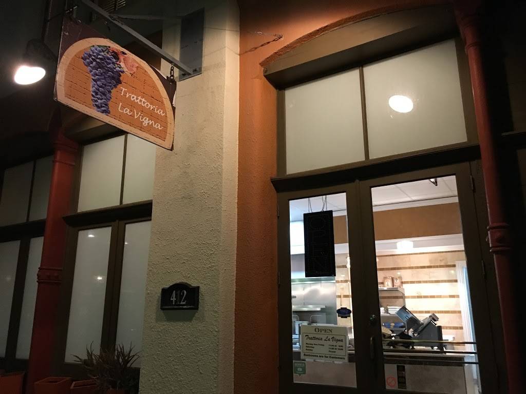 Trattoria La Vigna | restaurant | 412 20th St, Galveston, TX 77550, USA | 4094974927 OR +1 409-497-4927