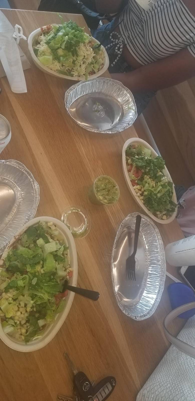 Chipotle Mexican Grill | restaurant | 367 N Service Rd, Patchogue, NY 11772, USA | 6312891937 OR +1 631-289-1937