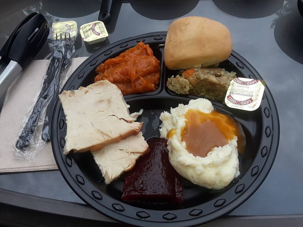 Boston Market | restaurant | 5501 E Fowler Ave, Tampa, FL 33617, USA | 8139883188 OR +1 813-988-3188