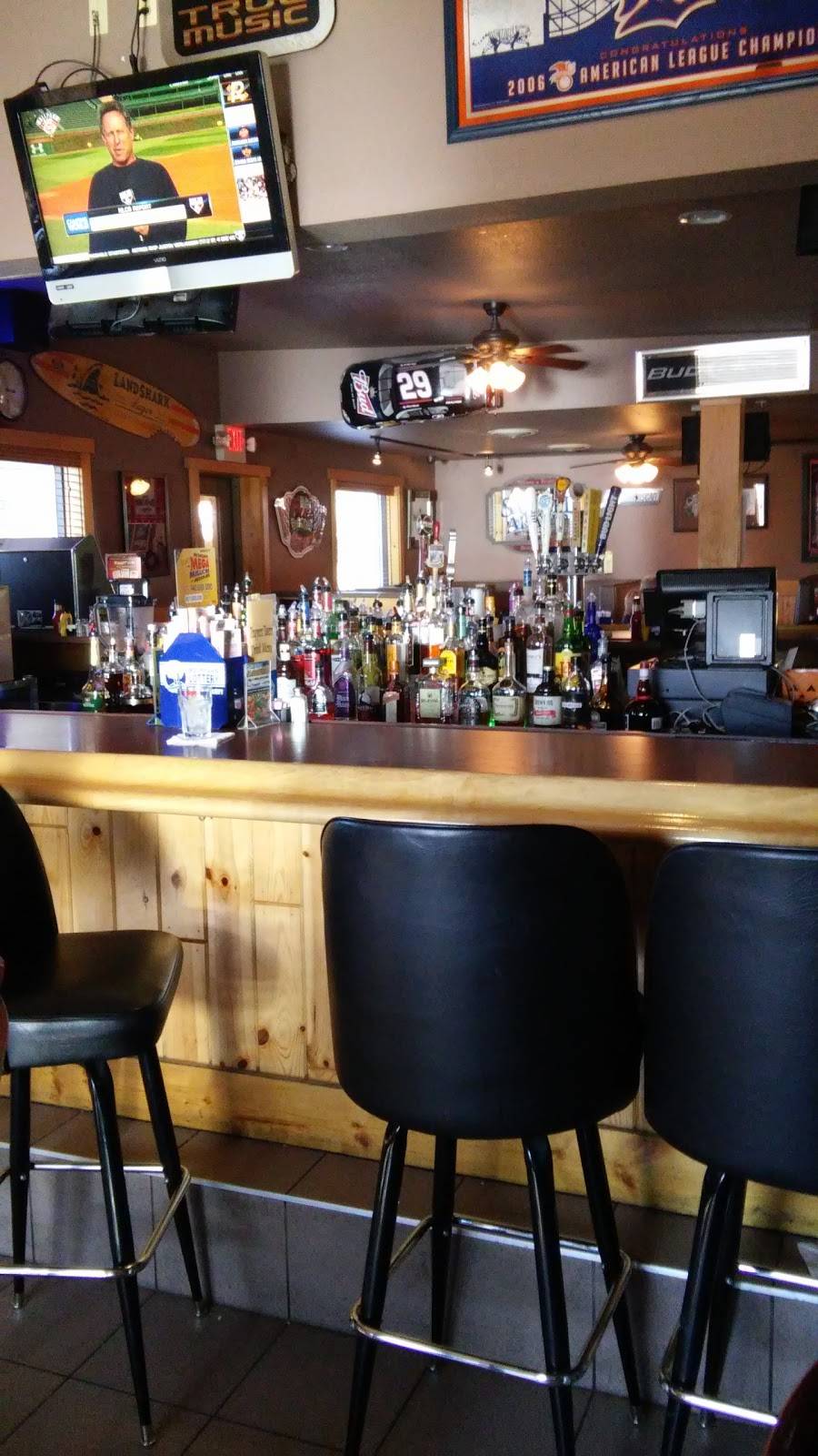 Trapperz | restaurant | 13780 S Dixie Hwy, La Salle, MI 48145, USA | 7342412222 OR +1 734-241-2222