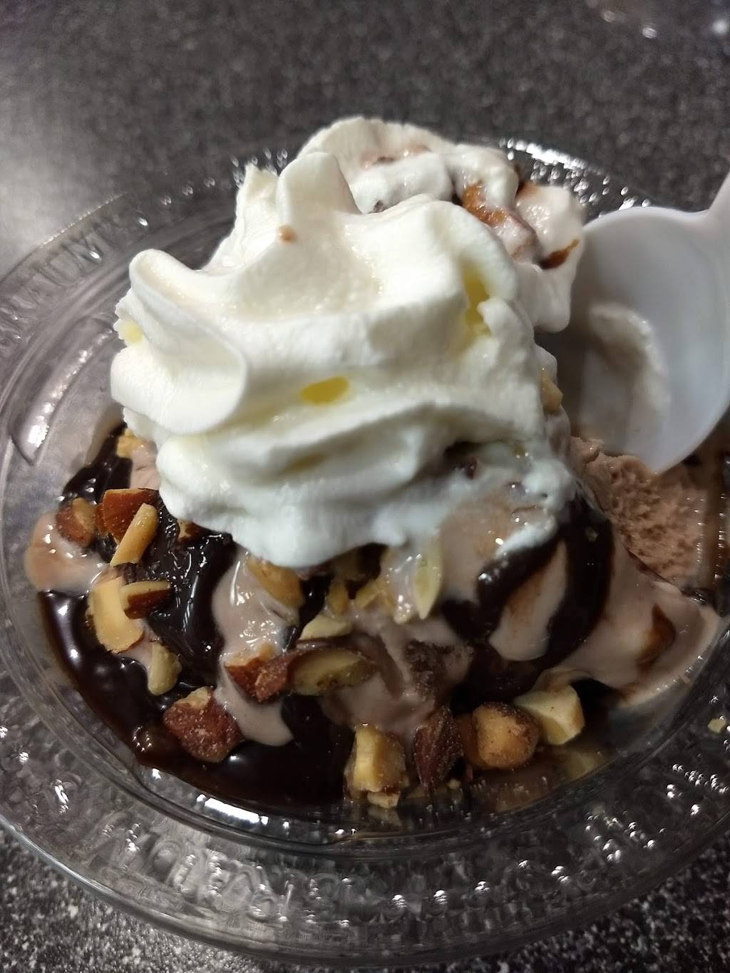 Braums Ice Cream & Burger Restaurant | restaurant | 1129 W Memorial Rd, Oklahoma City, OK 73114, USA | 4057520700 OR +1 405-752-0700