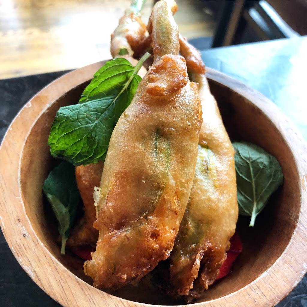 Angelos Wine Bar | restaurant | 3026 W Montrose Ave, Chicago, IL 60618, USA | 7735390111 OR +1 773-539-0111