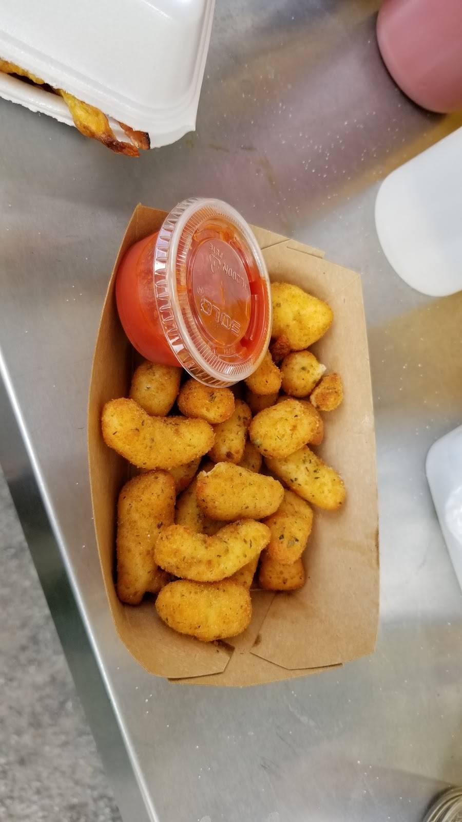 3’s Company Chip Wagon | restaurant | 3003 St Joseph Blvd, Orléans, ON K1E 1E1, Canada | 6138680164 OR +1 613-868-0164