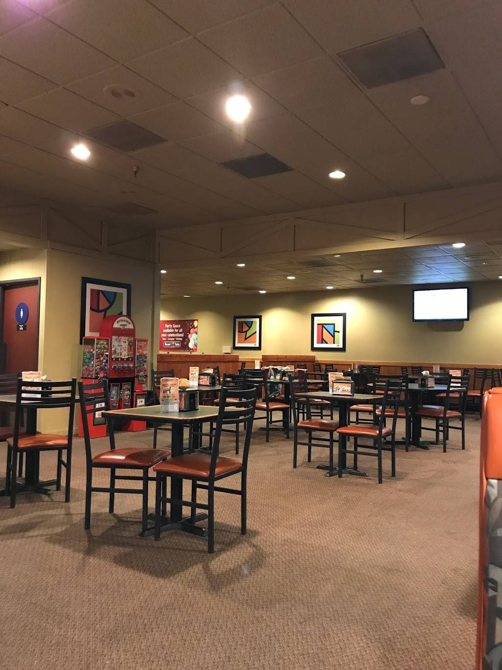 Round Table Pizza | meal delivery | 3291 Truxel Rd, Sacramento, CA 95833, USA | 9166481790 OR +1 916-648-1790