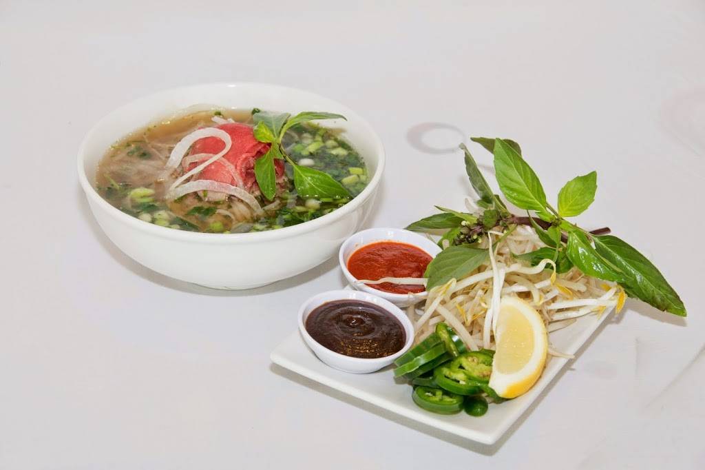 Pho Factory | restaurant | 44110 Ashburn Village Blvd #194, Ashburn, VA 20147, USA | 7038589100 OR +1 703-858-9100