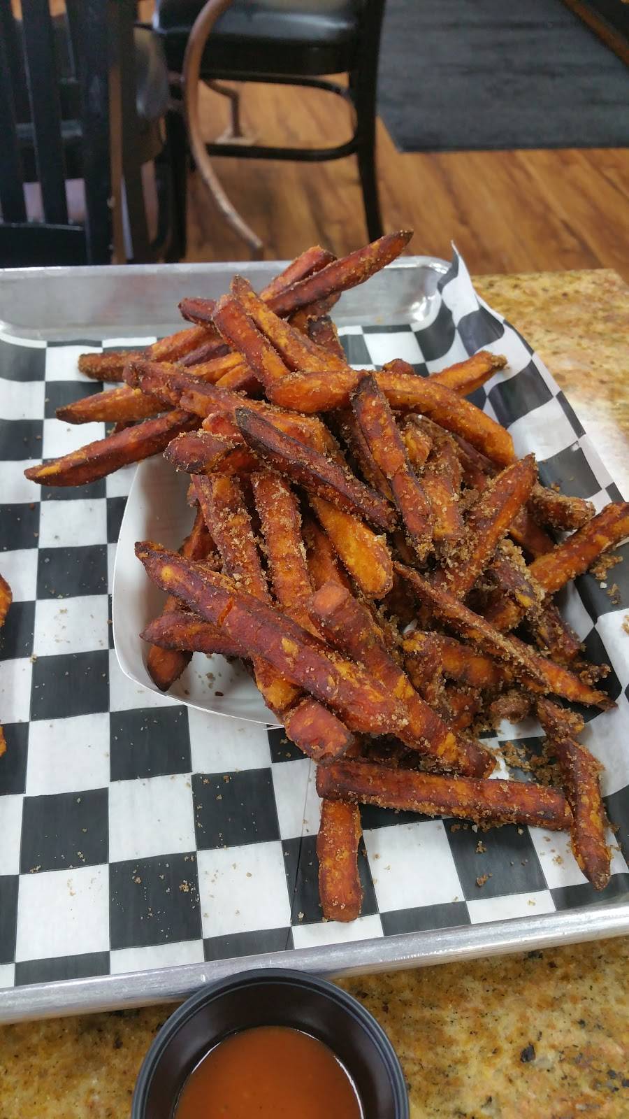 Official BBQ & Burgers | restaurant | 6295 Lyters Ln, Harrisburg, PA 17111, USA | 7175642152 OR +1 717-564-2152