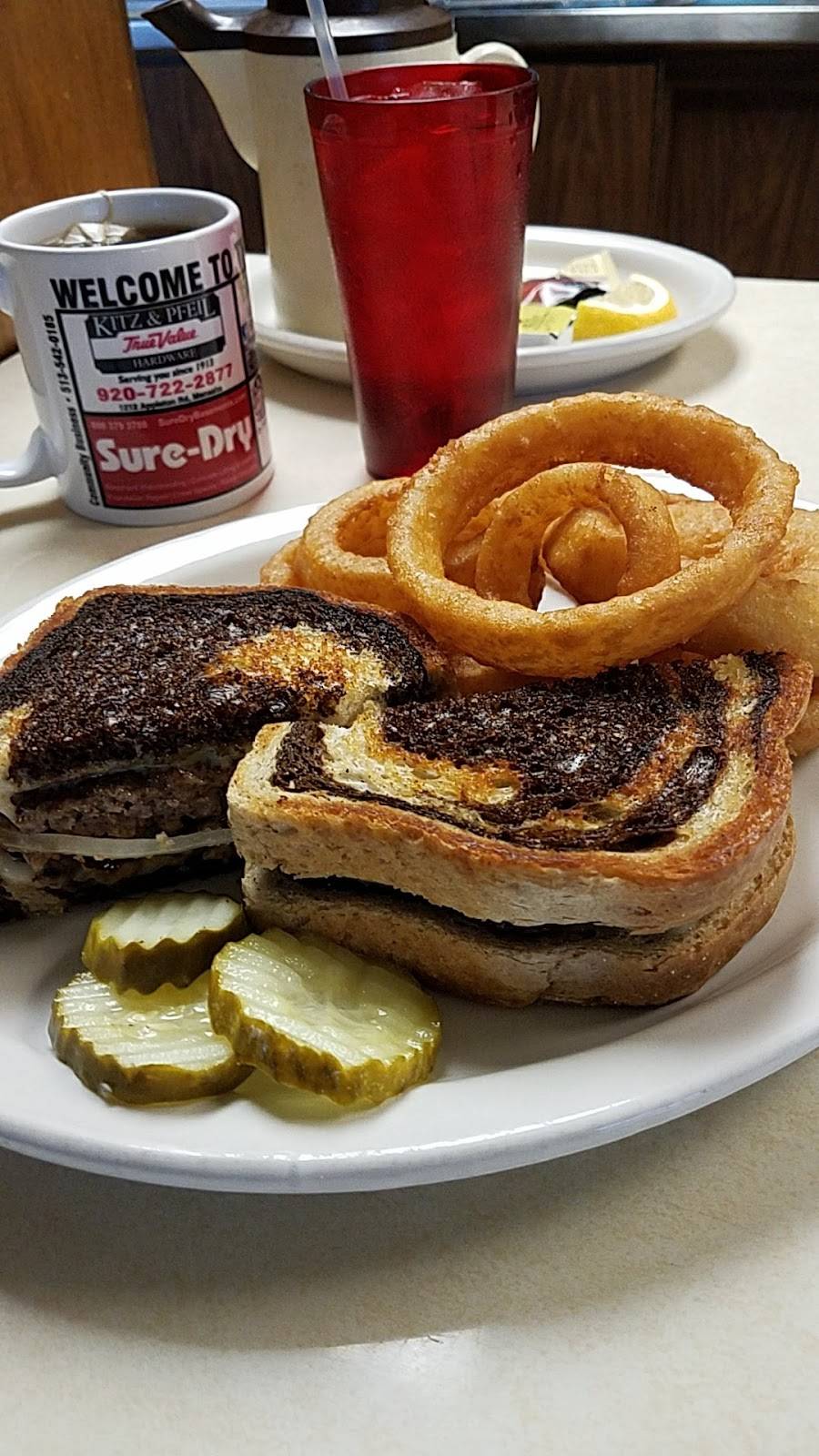 Third Street Diner | restaurant | 300 Depere St, Menasha, WI 54952, USA | 9207279500 OR +1 920-727-9500