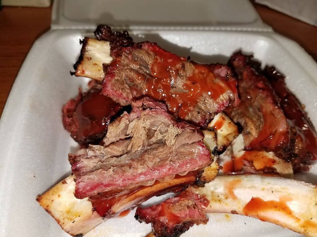 Ashleys Bar-B-Que | restaurant | 1501 W Center St, Milwaukee, WI 53206, USA | 4143727666 OR +1 414-372-7666