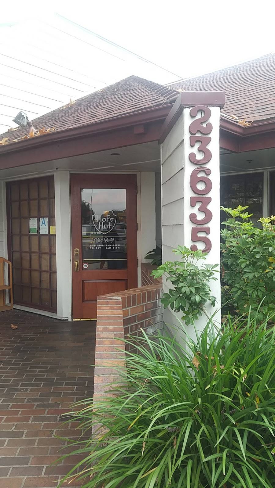 Hofs Hut Restaurant & Bakery (Closed for Remodel) | bakery | 23635 Crenshaw Blvd, Torrance, CA 90505, USA | 3103250470 OR +1 310-325-0470