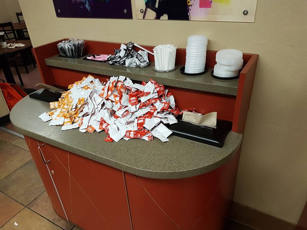 Taco Bell Express | restaurant | Marine Corps Building, 1531 5th St, Twentynine Palms, CA 92277, USA | 7603681300 OR +1 760-368-1300