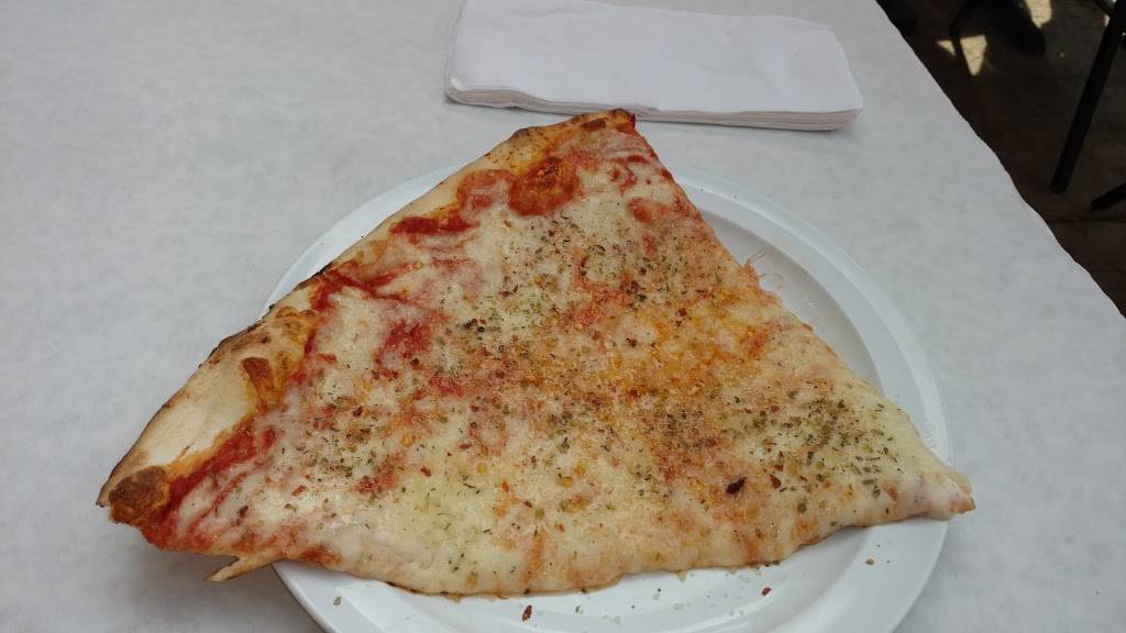 Renaldis Pizza | meal delivery | 2827 N Broadway, Chicago, IL 60657, USA | 7732482445 OR +1 773-248-2445