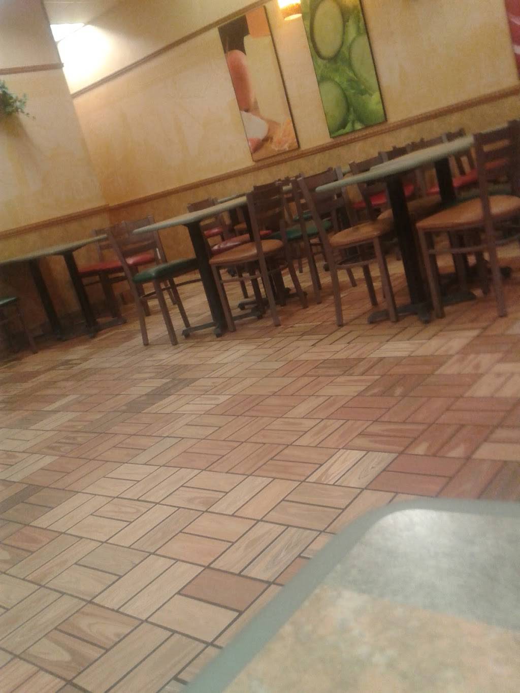 Subway Restaurants | restaurant | 11500 Jupiter Rd Ste 104 Jupiter, Shopping Ctr, Dallas, TX 75218, USA | 2143197999 OR +1 214-319-7999