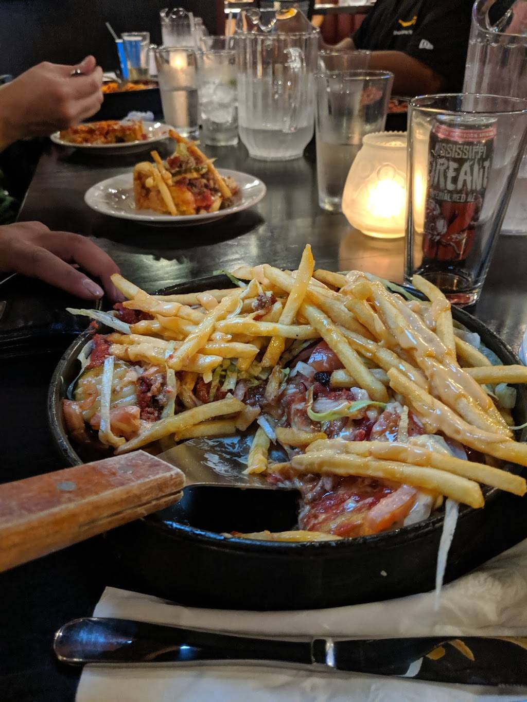 Ginos East - Nashville | restaurant | 311 3rd Ave S, Nashville, TN 37201, USA | 6153235300 OR +1 615-323-5300