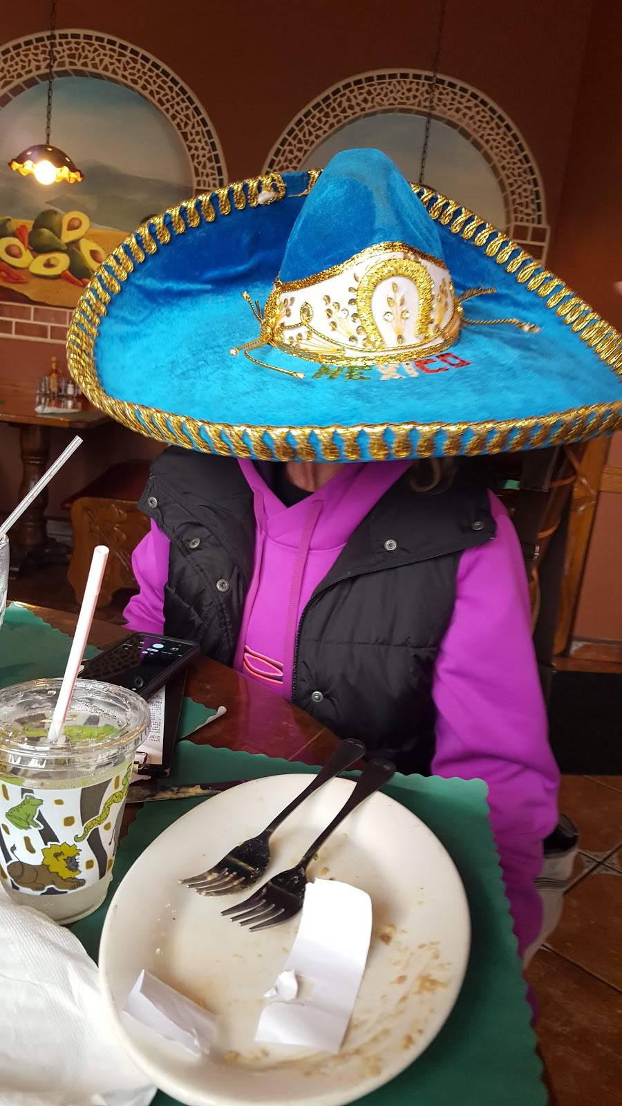 El Mezcal | restaurant | 2312 N Central Ave, Marshfield, WI 54449, USA | 7153846532 OR +1 715-384-6532