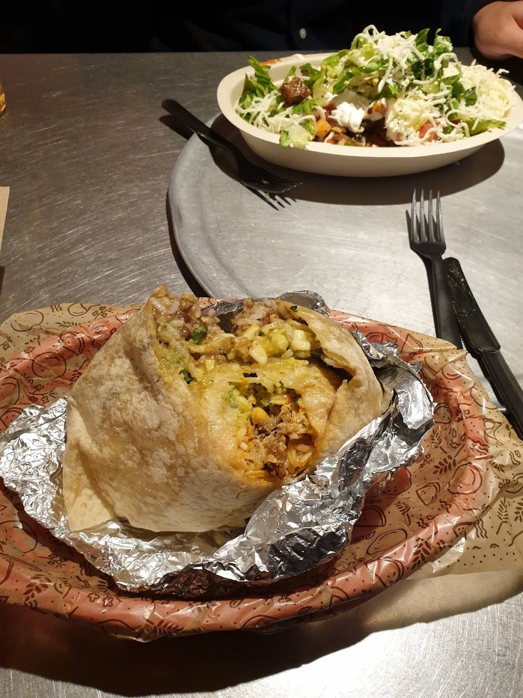 Chipotle Mexican Grill | restaurant | 2560 Berryhill Rd Ste C, Montgomery, AL 36117, USA | 3344502888 OR +1 334-450-2888