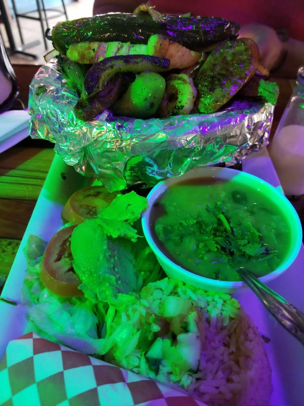 Los Buhos | restaurant | 9428 Parkfield Dr, Austin, TX 78758, USA | 5128140078 OR +1 512-814-0078