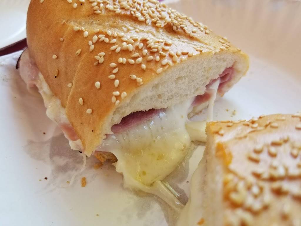 Dinos Pizza & Subs | restaurant | 19 S Milwaukee St, Plymouth, WI 53073, USA | 9208926866 OR +1 920-892-6866