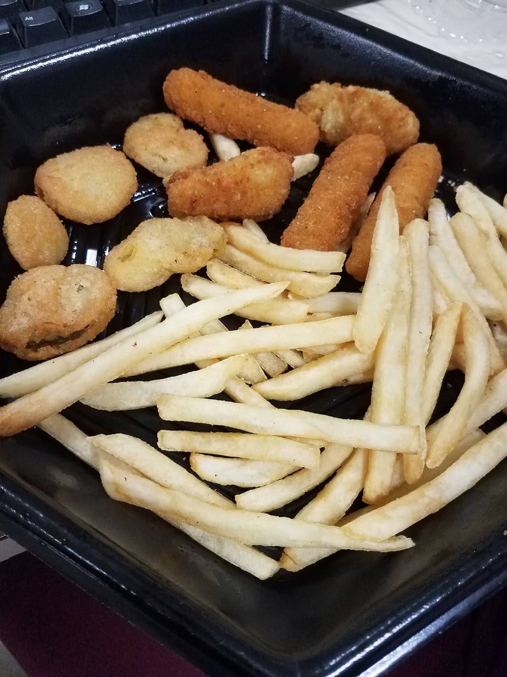 Huddle House | restaurant | 650 N Temple Ave, Starke, FL 32091, USA | 9049642236 OR +1 904-964-2236