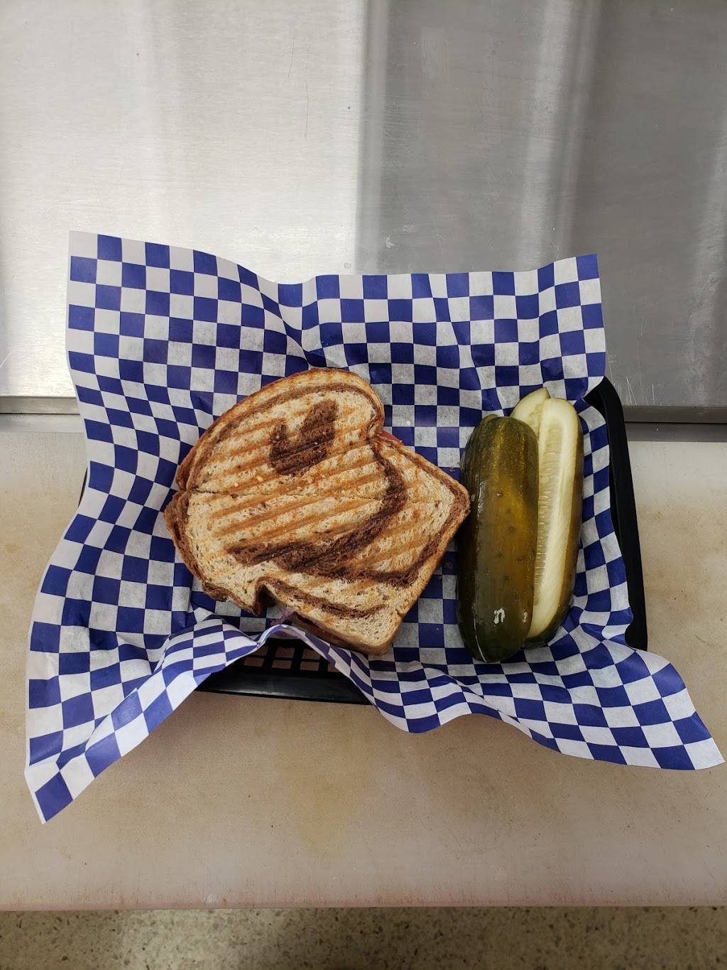 Madison Street Subs | restaurant | 116 Madison St, Walworth, WI 53184, USA | 2623944111 OR +1 262-394-4111