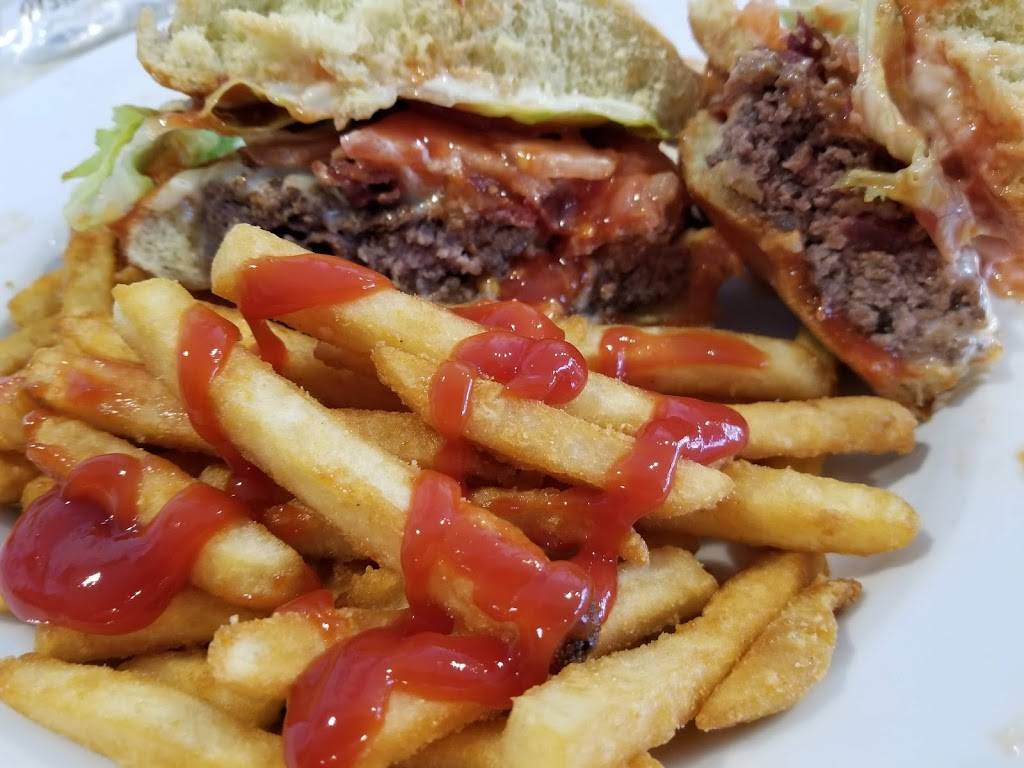 Silver Beach Pizza & Seafood | restaurant | 557 N Falmouth Hwy, North Falmouth, MA 02556, USA | 5085635000 OR +1 508-563-5000