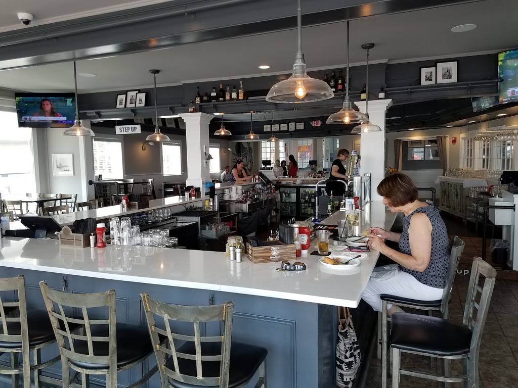 Portside Waterfront Kitchen & Bar | restaurant | 175 Bridge Rd, Salisbury, MA 01952, USA | 9783581700 OR +1 978-358-1700