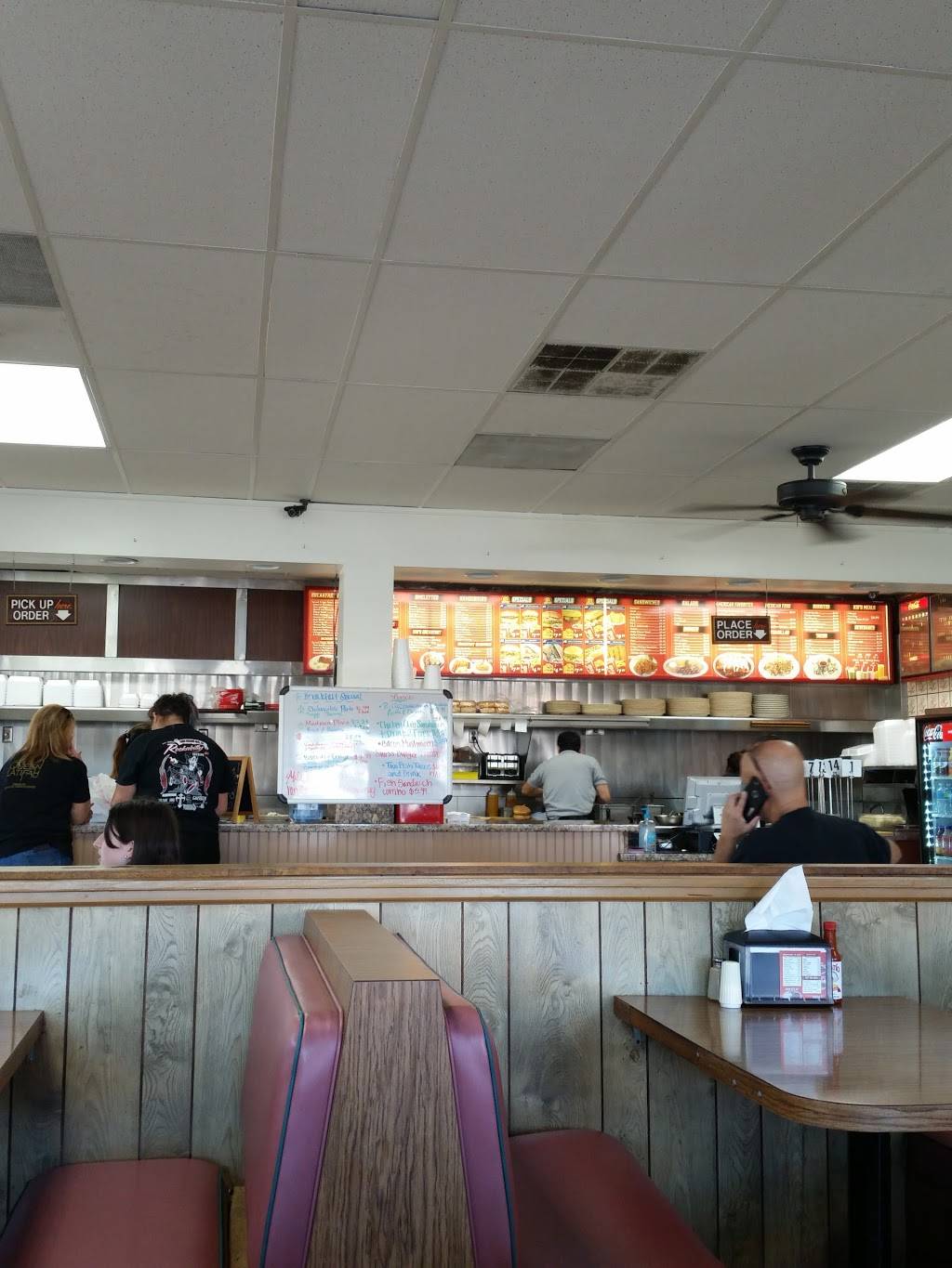 Riverwalk burgers and grill | restaurant | 3812 Pierce St, Riverside, CA 92503, USA | 9513530919 OR +1 951-353-0919