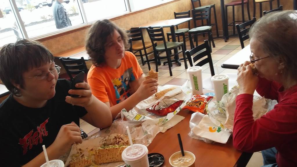 Subway Restaurants | restaurant | 1156 Shelby St, Indianapolis, IN 46203, USA | 3172660841 OR +1 317-266-0841
