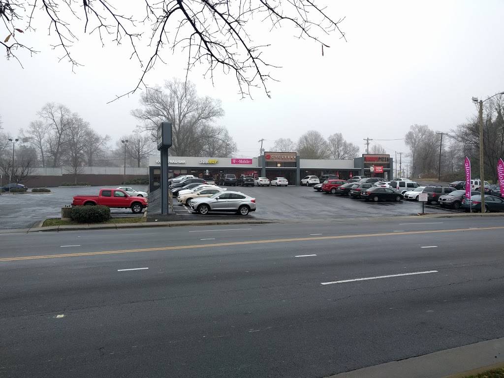 Subway | meal takeaway | 335 S Kings Dr, Charlotte, NC 28204, USA | 7043348272 OR +1 704-334-8272