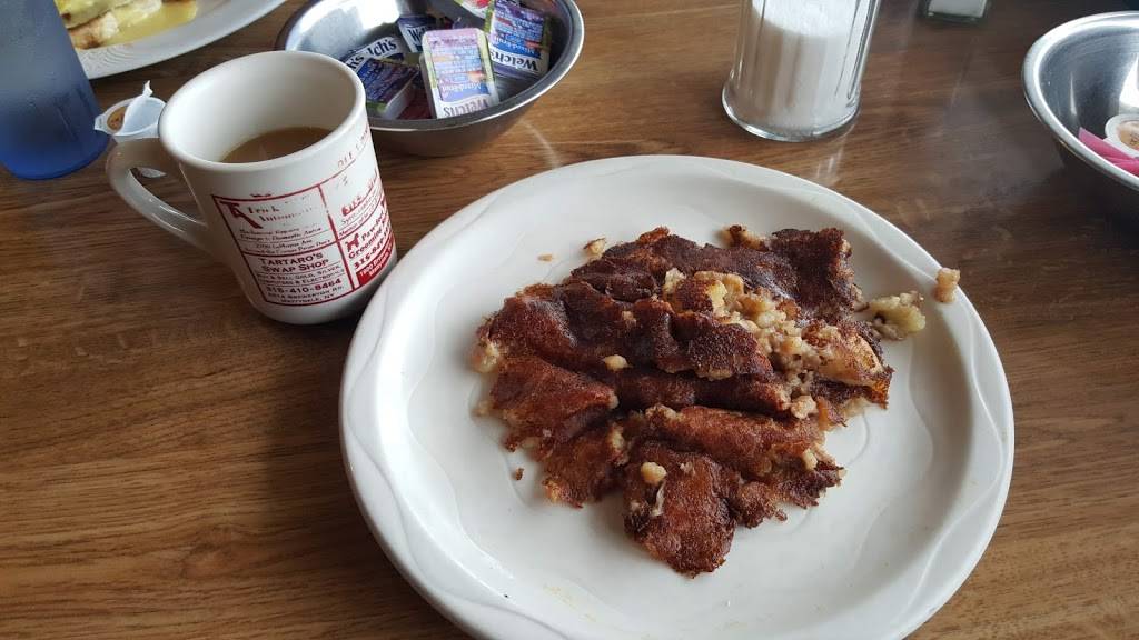 Dees Diner | restaurant | 1900 Brewerton Rd # 4, Mattydale, NY 13211, USA | 3154549961 OR +1 315-454-9961