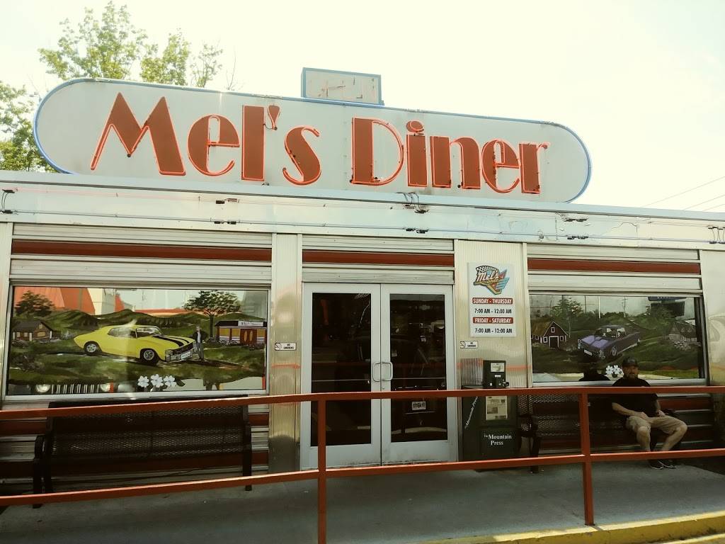 Mels Classic Diner | restaurant | 119 Wears Valley Rd, Pigeon Forge, TN 37863, USA | 8654292184 OR +1 865-429-2184
